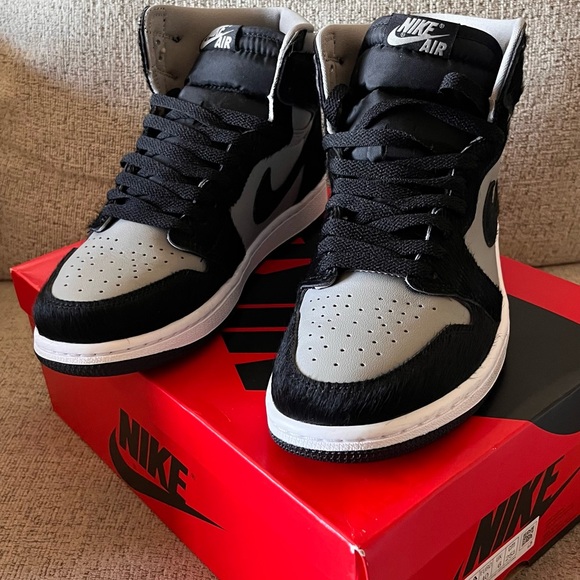 like new Nike Jordan 1 Retro High OG Twist 2.0 Medium Grey (Women's) - Picture 3 of 10